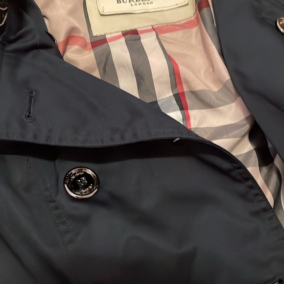Authentic Burberry Trench Coat - Picture 4 of 6